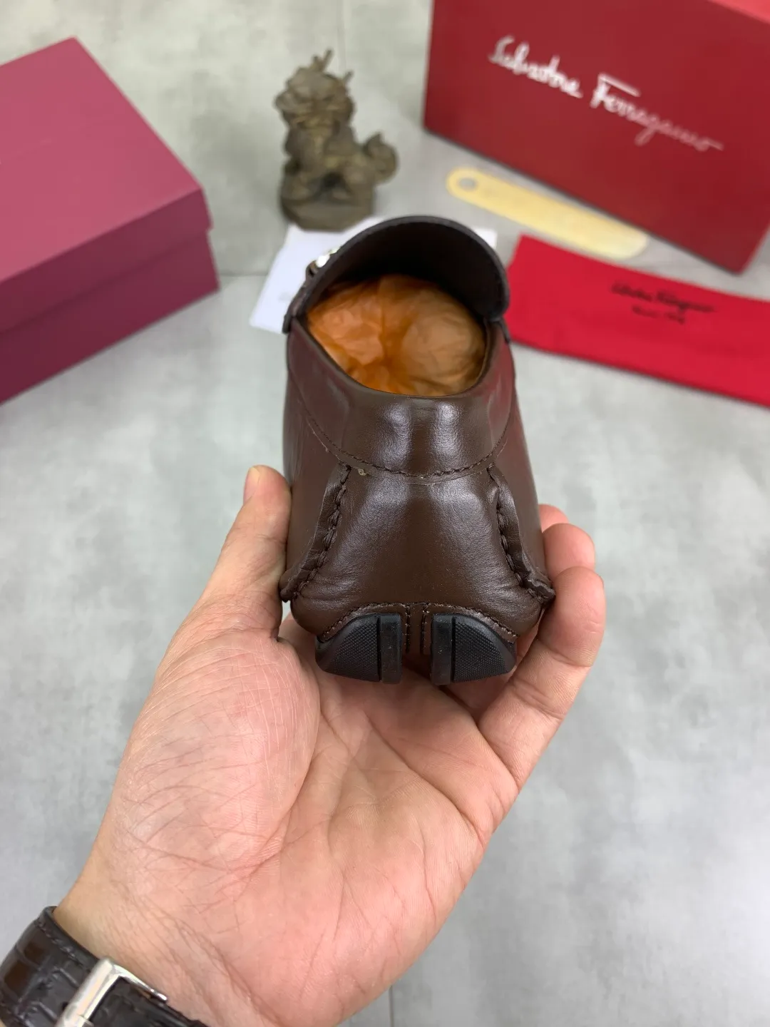 Men's shoes 💰P542 New model, high quality [Ferragamo/Ferragamo] Latest lazy slip-on shoes Original imported calfskin, imported cowhide lining + original luxury metal buckle + original combination outsole Comparison without pressure Code number: 38-45